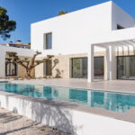 F018 | Turnkey Villa with Sea Views and 4-car garage in Moraira