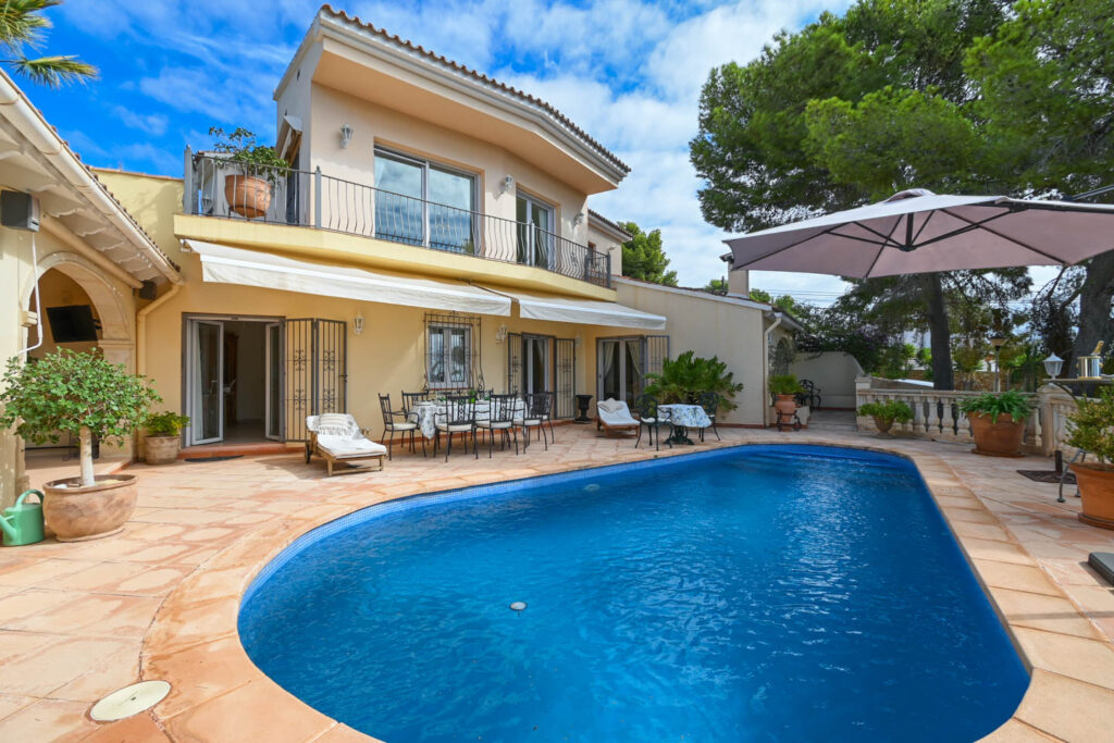 F033 | Elegant Villa with stunning Peñón and Sea Views in San Jaime (Benissa)
