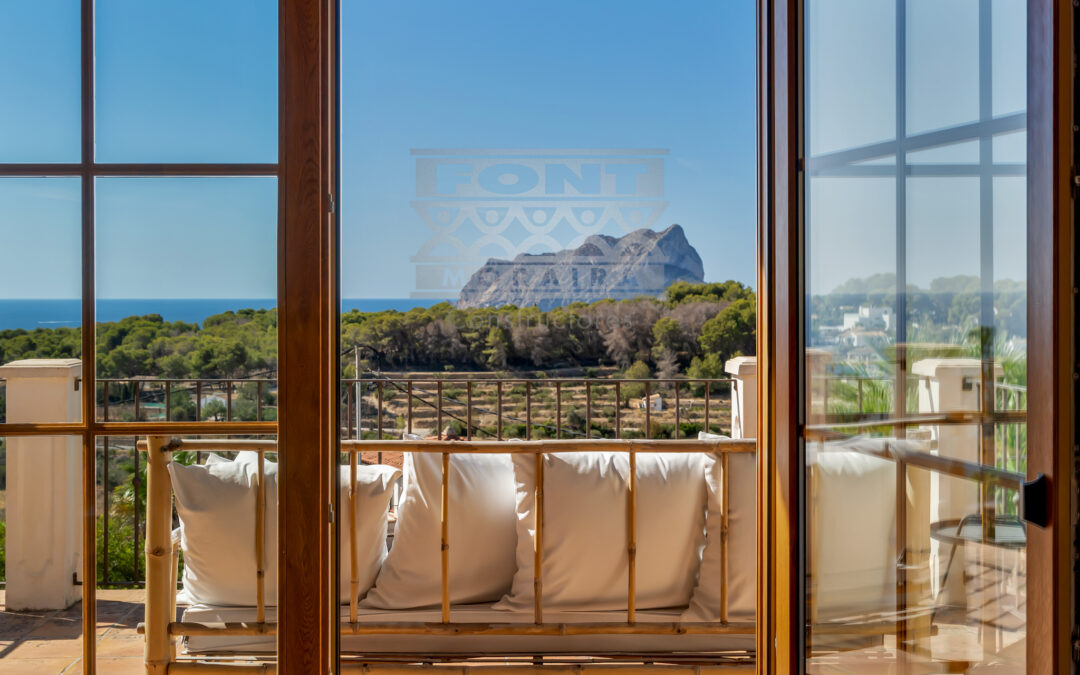 F026 | Elegant Mediterranean villa with panoramic sea views and views to Peñón de Ifach